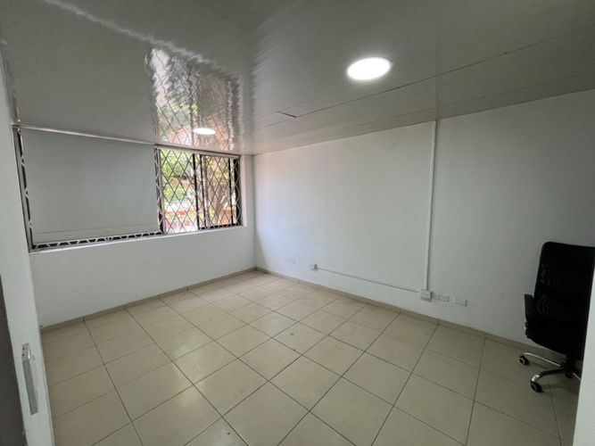 Oficina en venta en San Vicente, Cali, 500 m² · foto 21 de 24