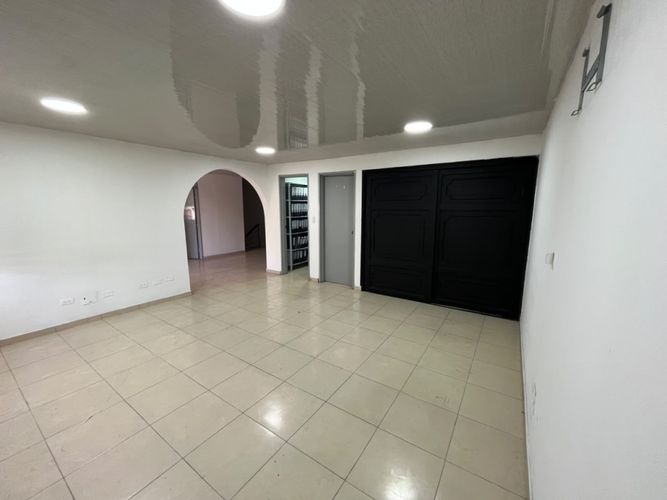 Oficina en venta en San Vicente, Cali, 500 m² · foto 24 de 24