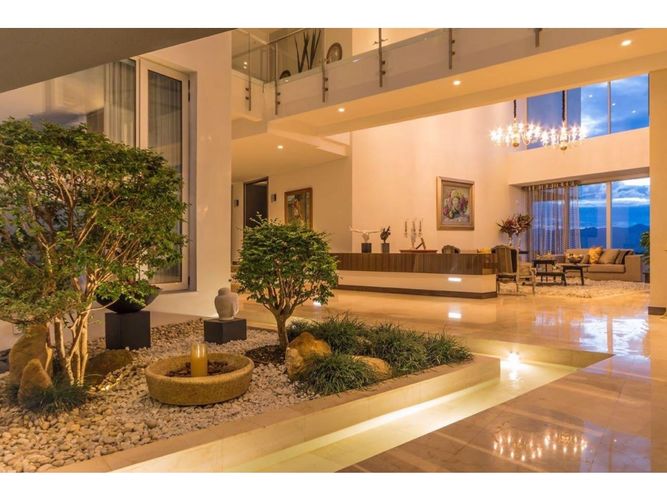 Casa de 4 alcobas en venta en La Calera, Medellín, 738 m² · foto 5 de 14