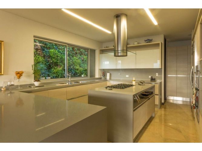 Casa de 4 alcobas en venta en La Calera, Medellín, 738 m² · foto 11 de 14