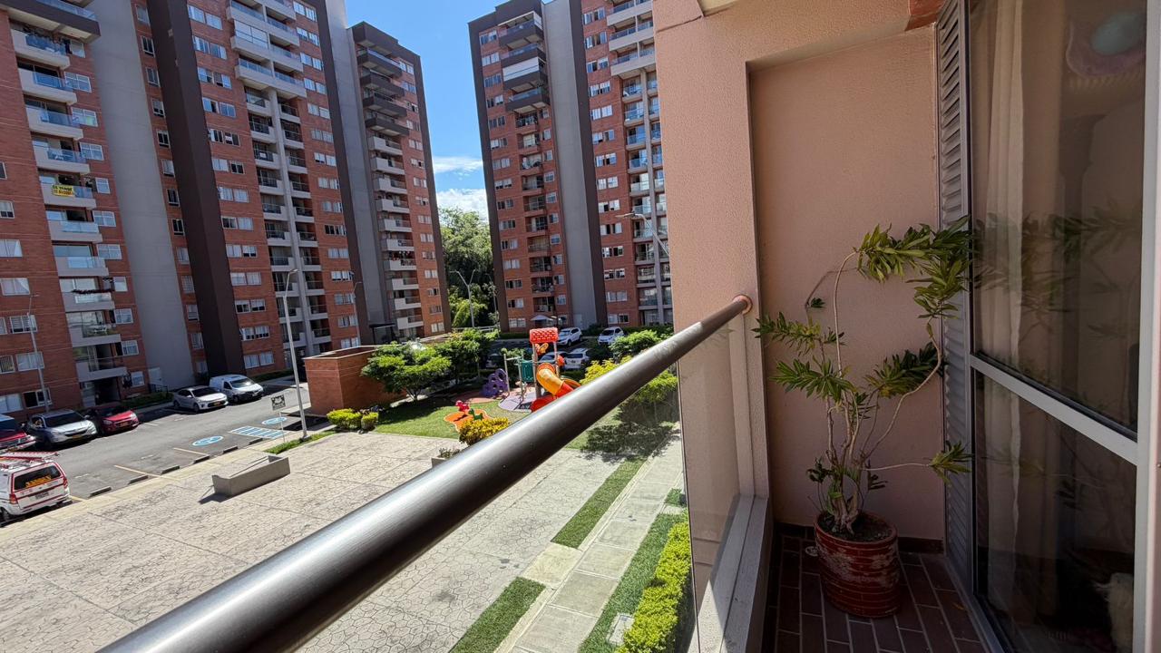 Apartamento en venta en Bosques De Santa Elena, Pereira · foto 2 de 15