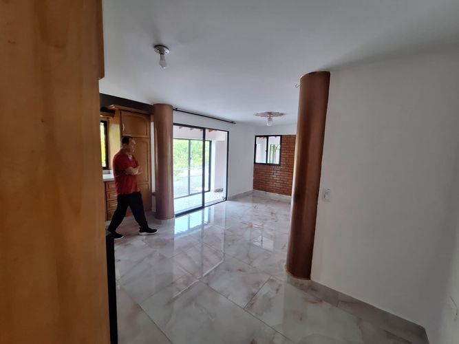 Casa de 3 alcobas en venta en Cerritos, Pereira, 805 m² · foto 3 de 24