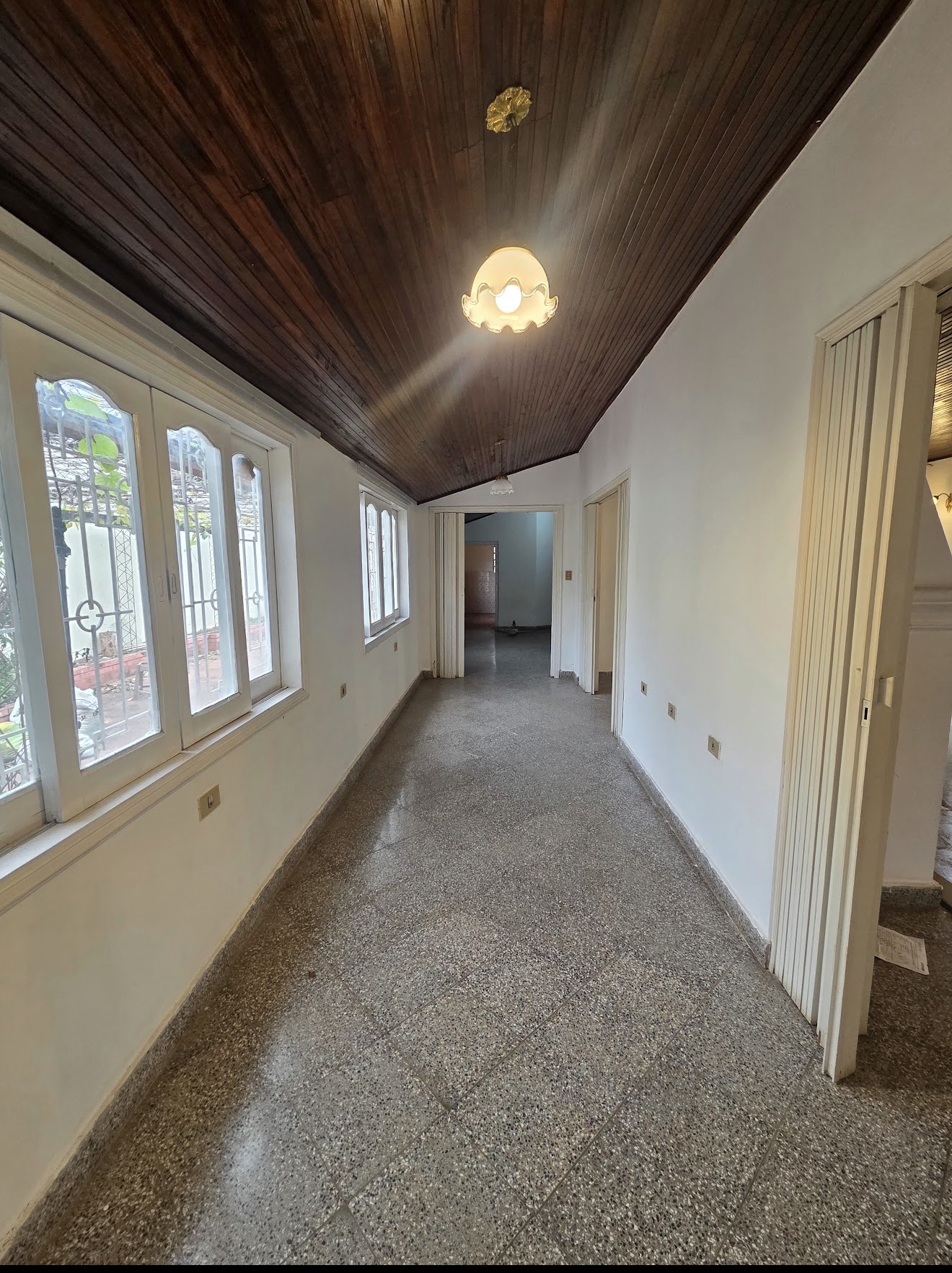 Alquilo Vivienda p/oficina o local comercial en Bo.Ycua Sati. — foto 2