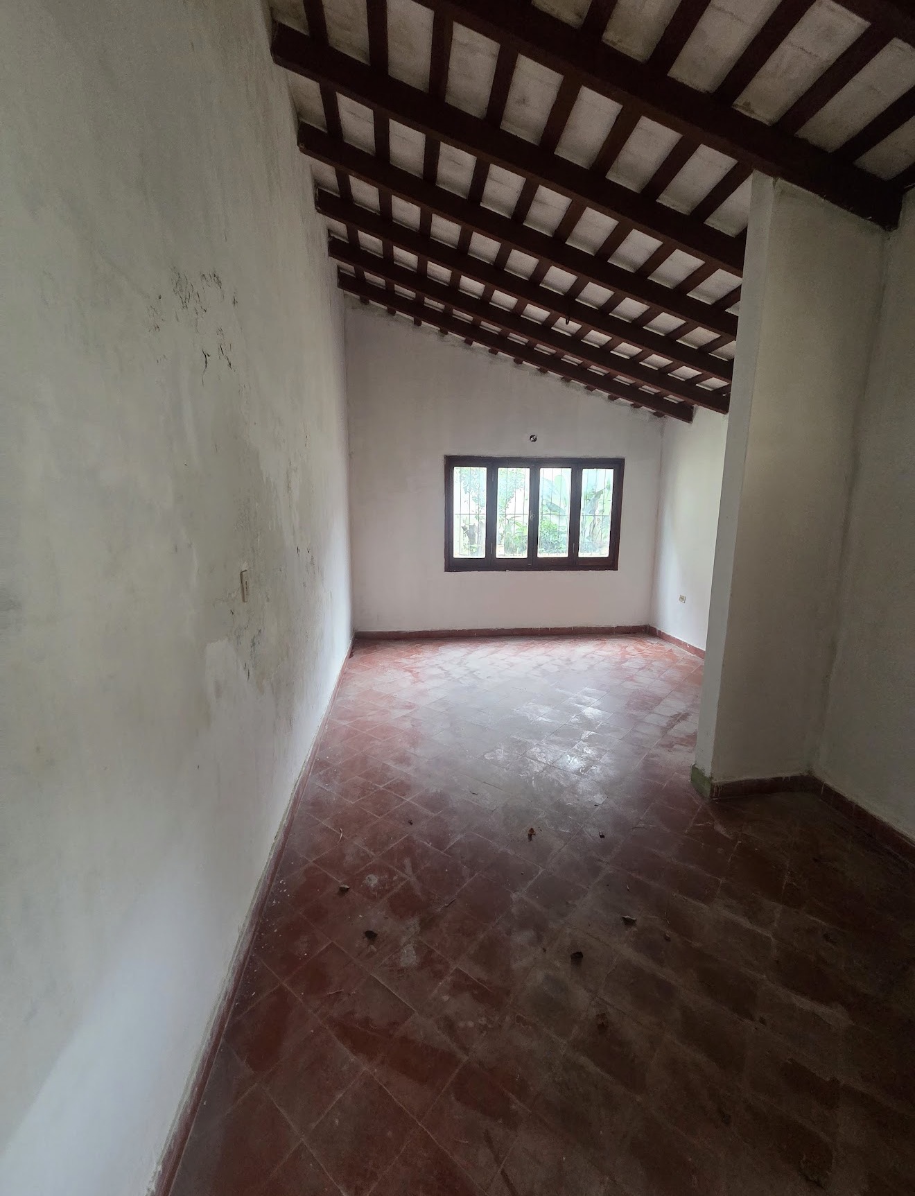 Alquilo Vivienda p/oficina o local comercial en Bo.Ycua Sati. — foto 3