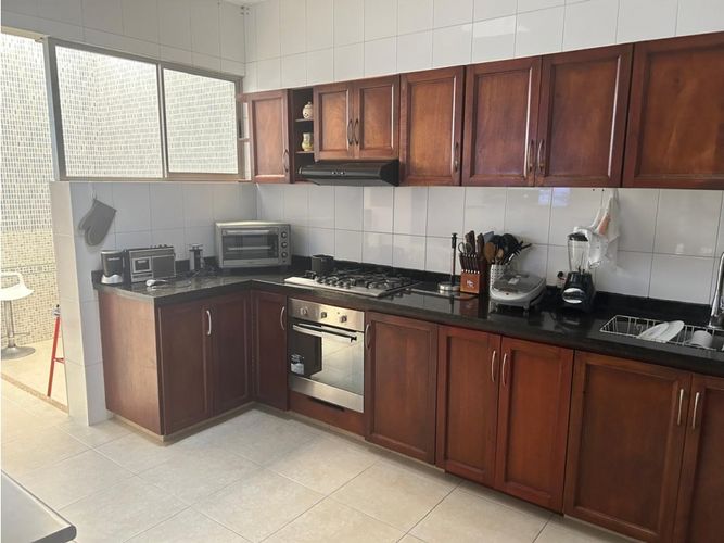 Casa de 5 alcobas en venta en Ciudad Jardin, Cali, 357 m² · foto 2 de 9