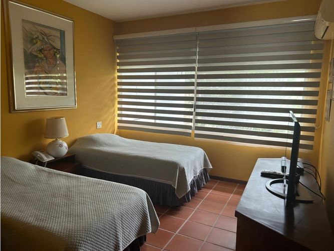 Casa de 5 alcobas en venta en Ciudad Jardin, Cali, 357 m² · foto 3 de 9