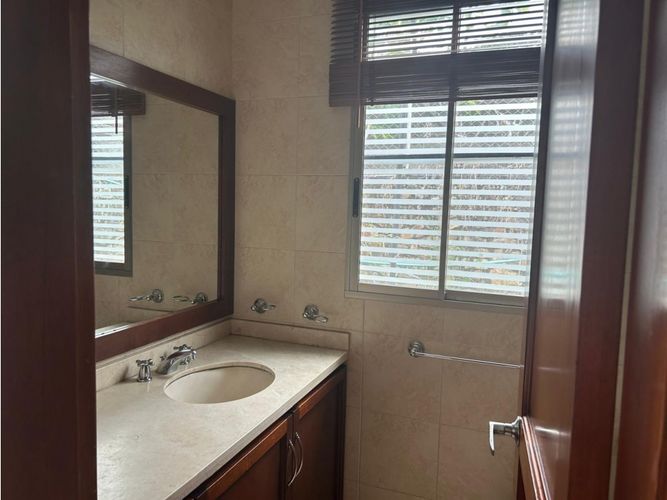 Casa de 5 alcobas en venta en Ciudad Jardin, Cali, 357 m² · foto 7 de 9