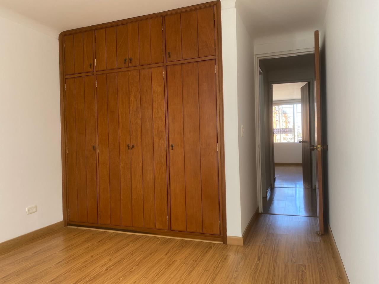 Apartamento en venta en Santa Barbara Central, Bogotá · foto 8 de 14