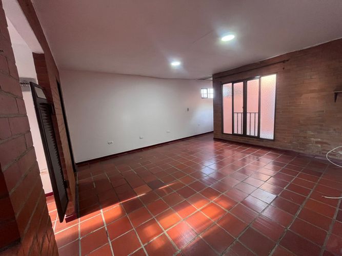 Apartamento de 2 alcobas en venta en Primero De Mayo, Cali, 65 m² · foto 9 de 18