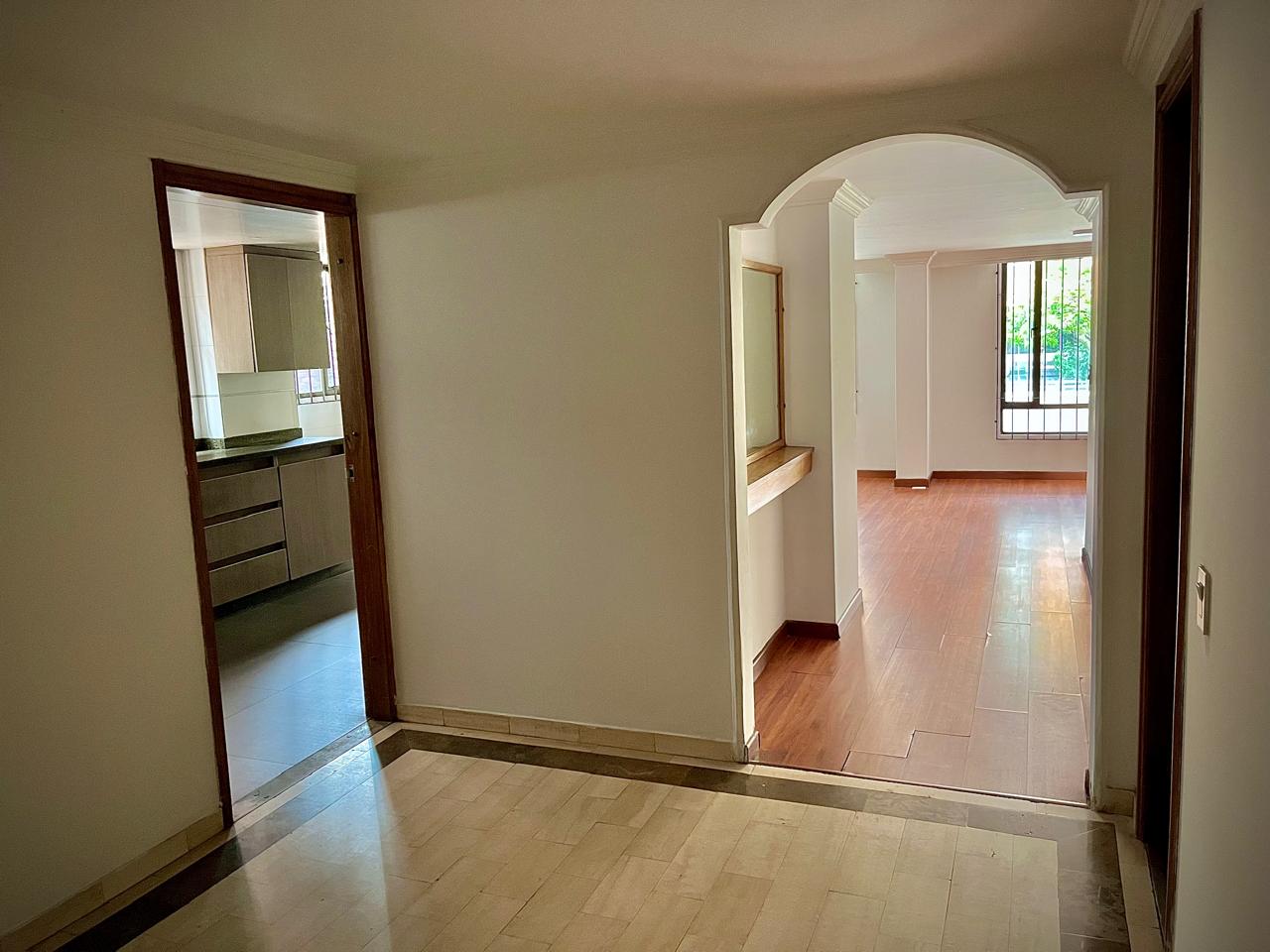 Apartamento en venta en La Carolina, Bogotá · foto 4 de 14