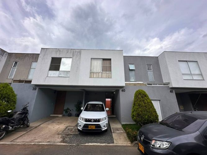 Casa de 3 alcobas en venta en Ciudad Country, Jamundí, 101 m² · foto 2 de 20