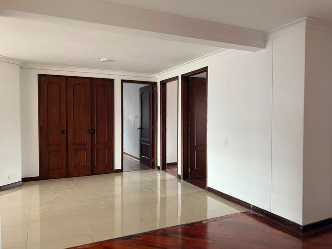 Apartamento de 3 alcobas en arriendo en El Poblado, Medellín, 195 m² · foto 8 de 16