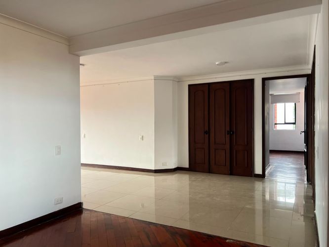 Apartamento de 3 alcobas en arriendo en El Poblado, Medellín, 195 m² · foto 9 de 16