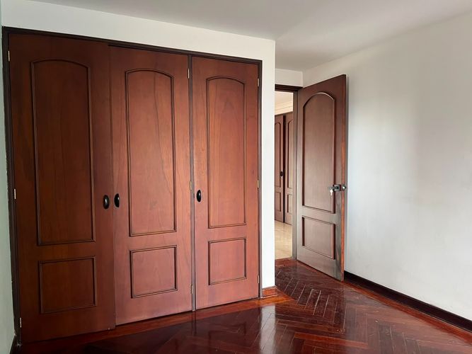 Apartamento de 3 alcobas en arriendo en El Poblado, Medellín, 195 m² · foto 11 de 16
