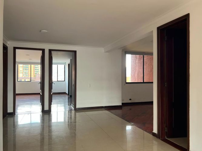 Apartamento de 3 alcobas en arriendo en El Poblado, Medellín, 195 m² · foto 15 de 16