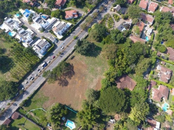 Lote en venta en Pance, Cali, 9773 m² · foto 2 de 6