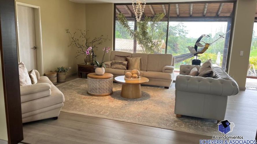 Casa de 6 alcobas en venta en Cristo Rey, El Carmen de Viboral · foto 9 de 15