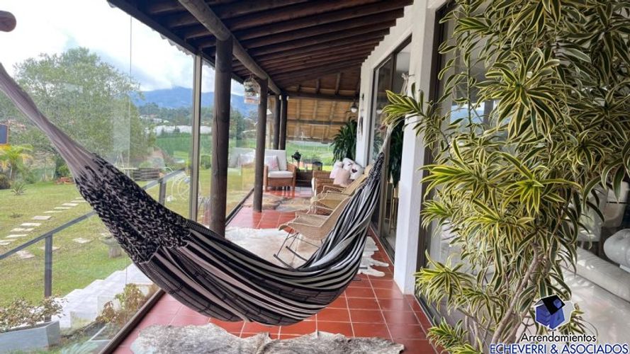 Casa de 6 alcobas en venta en Cristo Rey, El Carmen de Viboral · foto 12 de 15