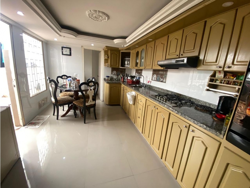 Casa en venta en Modelia, Bogotá · foto 2 de 18