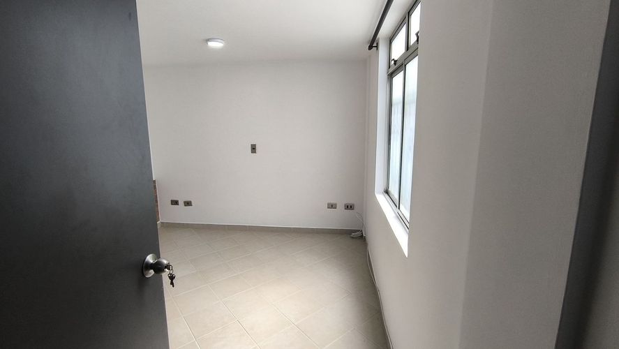 Casa de 4 alcobas en venta en Suramerica, La Estrella, 188 m² · foto 3 de 24