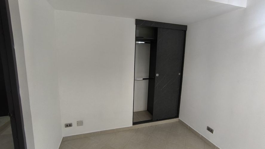Casa de 4 alcobas en venta en Suramerica, La Estrella, 188 m² · foto 12 de 24