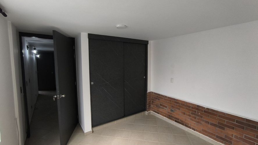 Casa de 4 alcobas en venta en Suramerica, La Estrella, 188 m² · foto 4 de 24