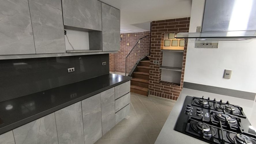 Casa de 4 alcobas en venta en Suramerica, La Estrella, 188 m² · foto 19 de 24