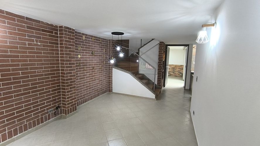 Casa de 4 alcobas en venta en Suramerica, La Estrella, 188 m² · foto 15 de 24