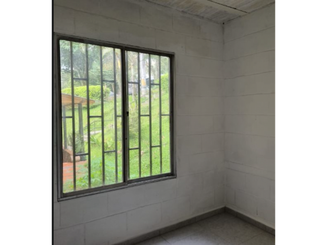 Casa de 4 alcobas en venta en Cataluña, Medellín, 94 m² · foto 6 de 14
