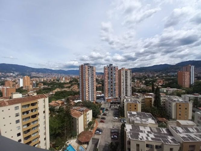 Apartamento de 2 alcobas en arriendo en Calasanz, Medellín, 60 m² · foto 3 de 16