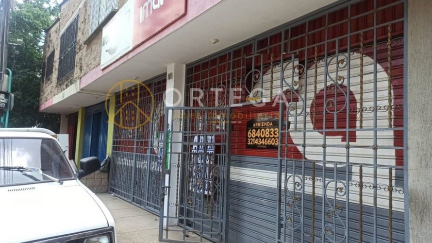 Bodega en arriendo en La Esmeralda, Girón, 300 m² · foto 2 de 15