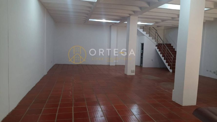 Bodega en arriendo en La Esmeralda, Girón, 300 m² · foto 3 de 15