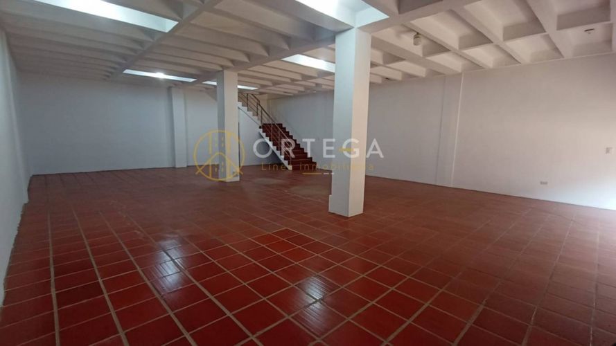 Bodega en arriendo en La Esmeralda, Girón, 300 m² · foto 4 de 15