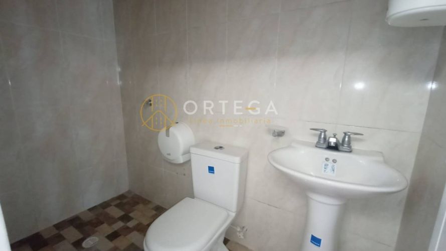 Bodega en arriendo en La Esmeralda, Girón, 300 m² · foto 5 de 15