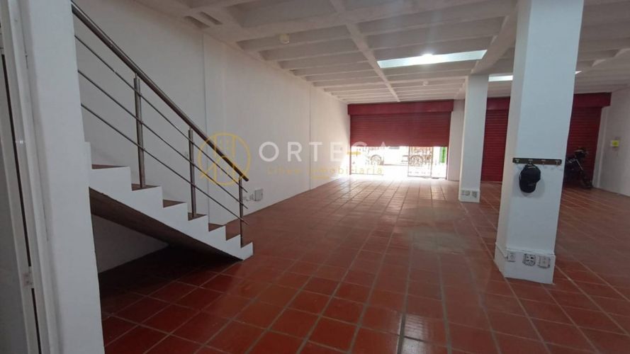 Bodega en arriendo en La Esmeralda, Girón, 300 m² · foto 7 de 15