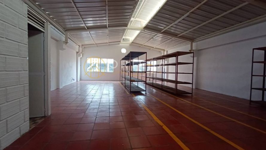 Bodega en arriendo en La Esmeralda, Girón, 300 m² · foto 10 de 15