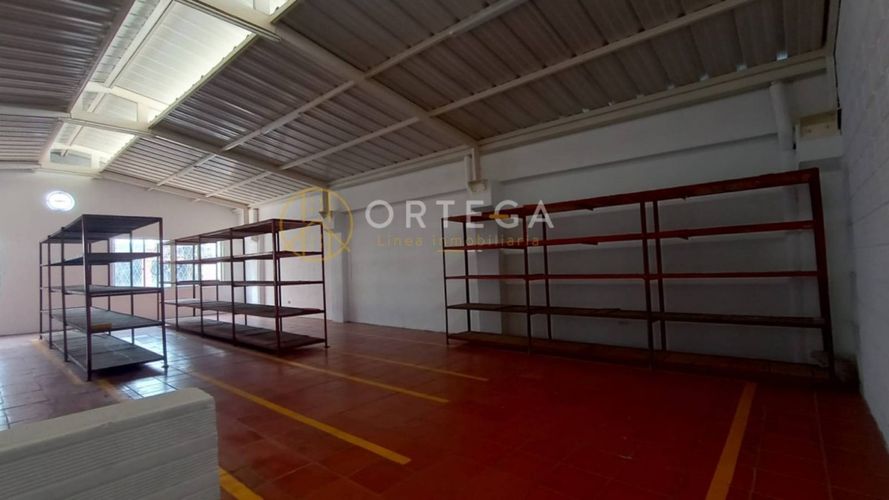Bodega en arriendo en La Esmeralda, Girón, 300 m² · foto 12 de 15