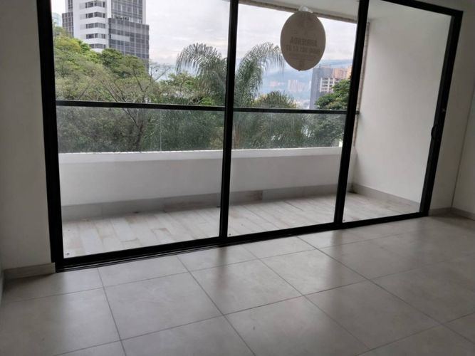 Apartamento de 3 alcobas en arriendo en Castropol, Medellín, 90 m² · foto 4 de 24