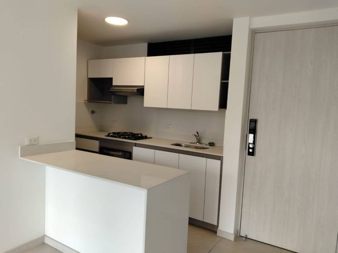 Apartamento de 3 alcobas en arriendo en Castropol, Medellín, 90 m² · foto 6 de 24