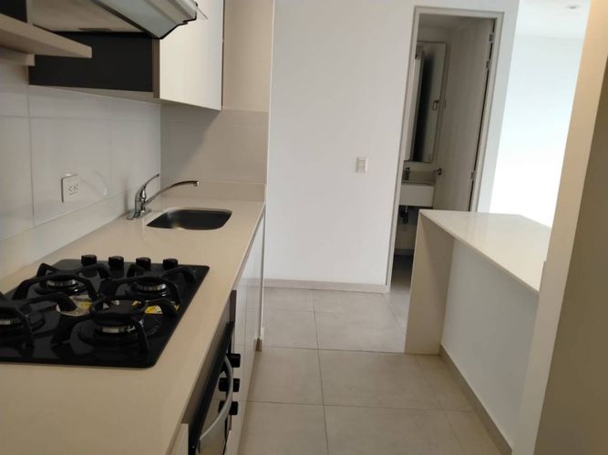 Apartamento de 3 alcobas en arriendo en Castropol, Medellín, 90 m² · foto 7 de 24