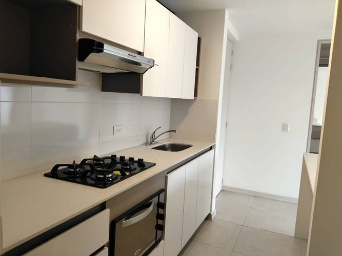Apartamento de 3 alcobas en arriendo en Castropol, Medellín, 90 m² · foto 8 de 24