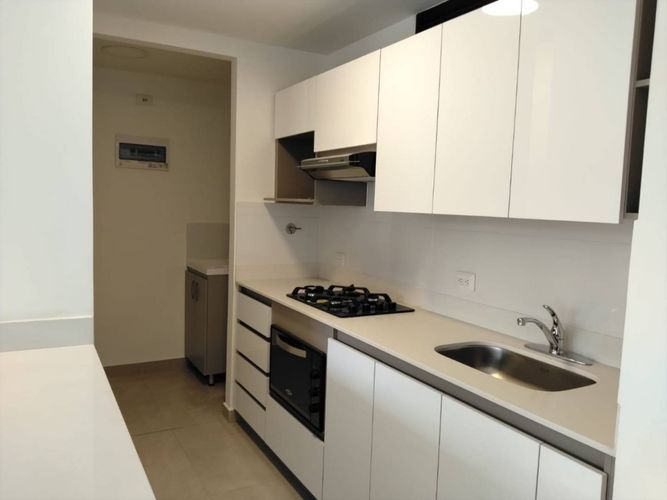 Apartamento de 3 alcobas en arriendo en Castropol, Medellín, 90 m² · foto 9 de 24