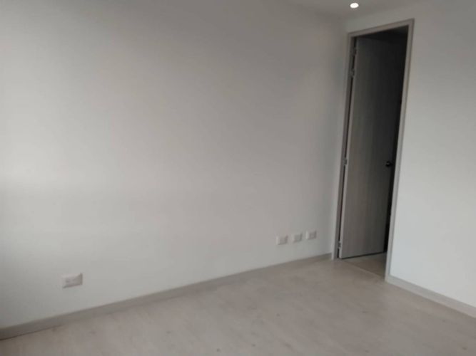 Apartamento de 3 alcobas en arriendo en Castropol, Medellín, 90 m² · foto 11 de 24