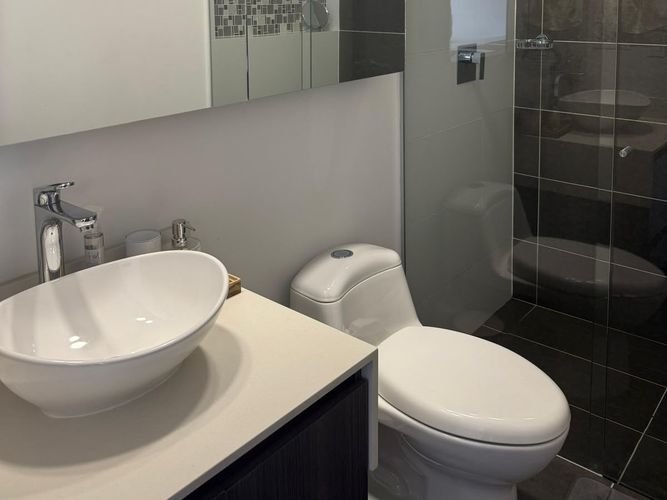Apartamento de 1 alcoba en arriendo en El Poblado, Medellín, 47 m² · foto 10 de 11