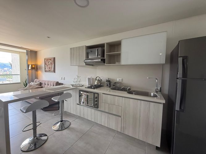 Apartamento de 1 alcoba en arriendo en El Poblado, Medellín, 47 m² · foto 2 de 11