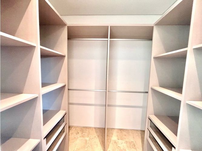 Apartamento de 3 alcobas en venta en Crespo, Cartagena, 196 m² · foto 14 de 24