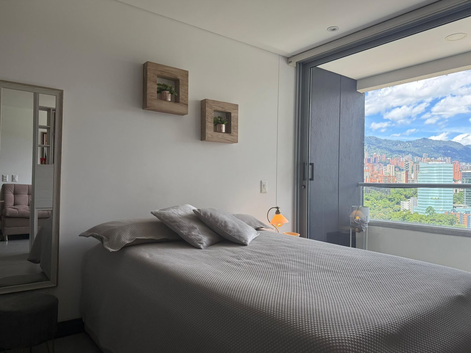 Apartamento en arriendo en El Poblado, Medellín · foto 4 de 11