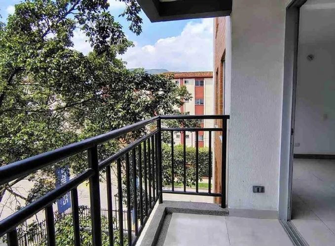Apartamento en venta en Prados Del Norte, Cali · foto 3 de 18
