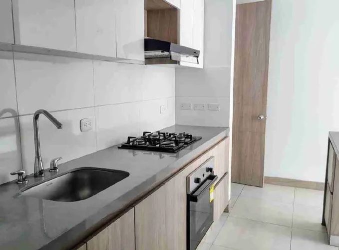 Apartamento en venta en Prados Del Norte, Cali · foto 6 de 18