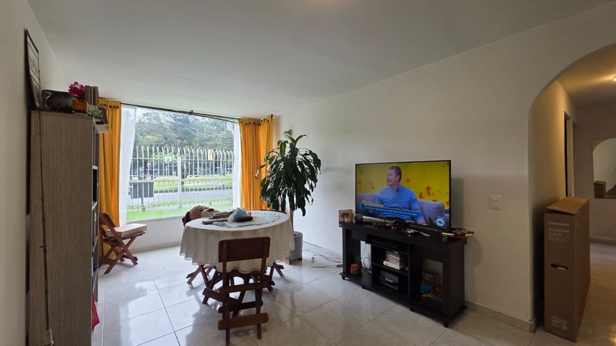 Apartamento en venta en Pinar De Suba, Bogotá · foto 2 de 24